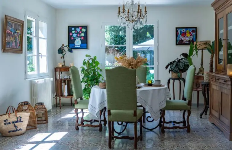 petite salle à manger 01